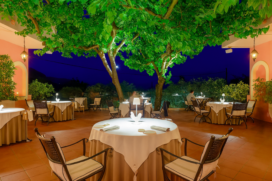 Romantisches Restaurant mit Meerblick in Korfu-Stadt